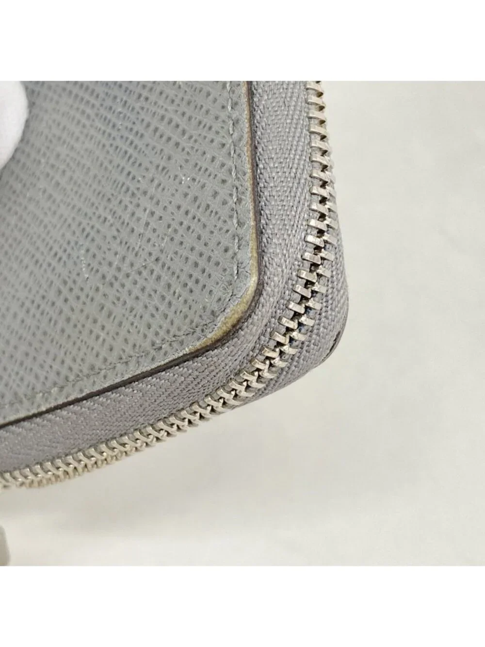 Louis Vuitton Coin Case Damier Zippy Purse Glacier